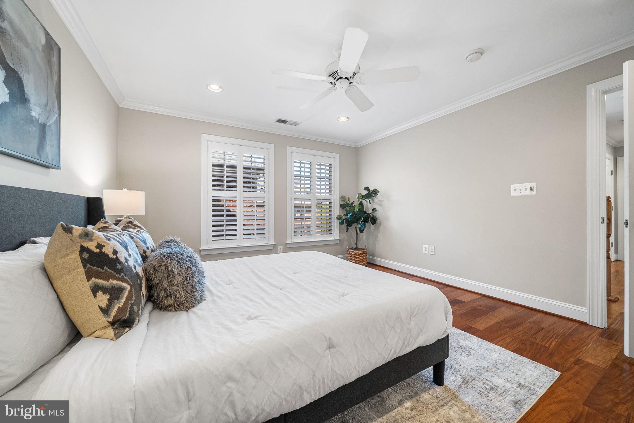 MADISON MEWS - Residential