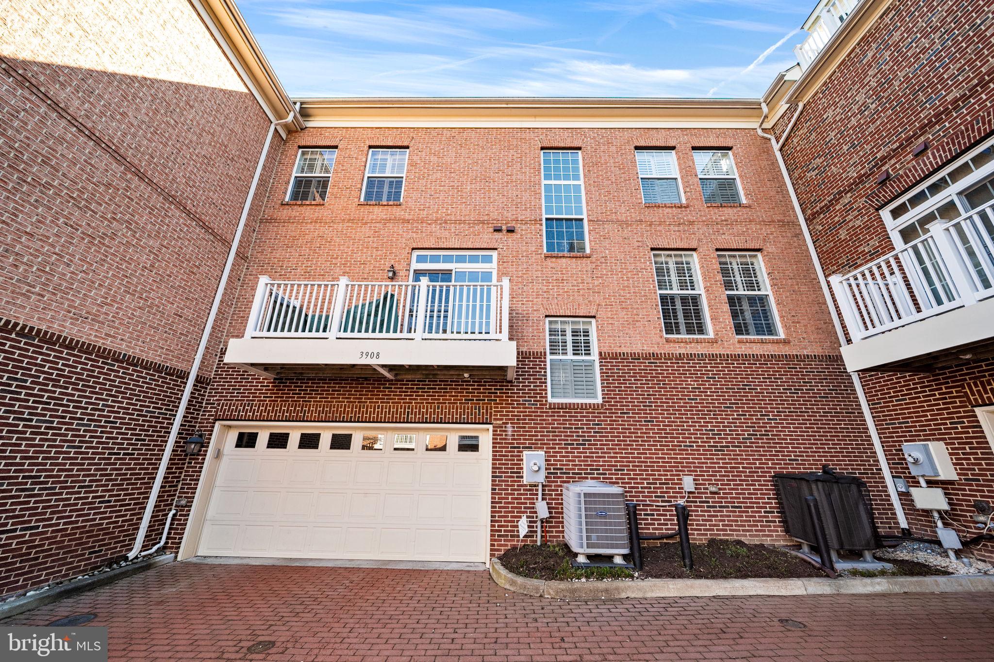 MADISON MEWS - Residential