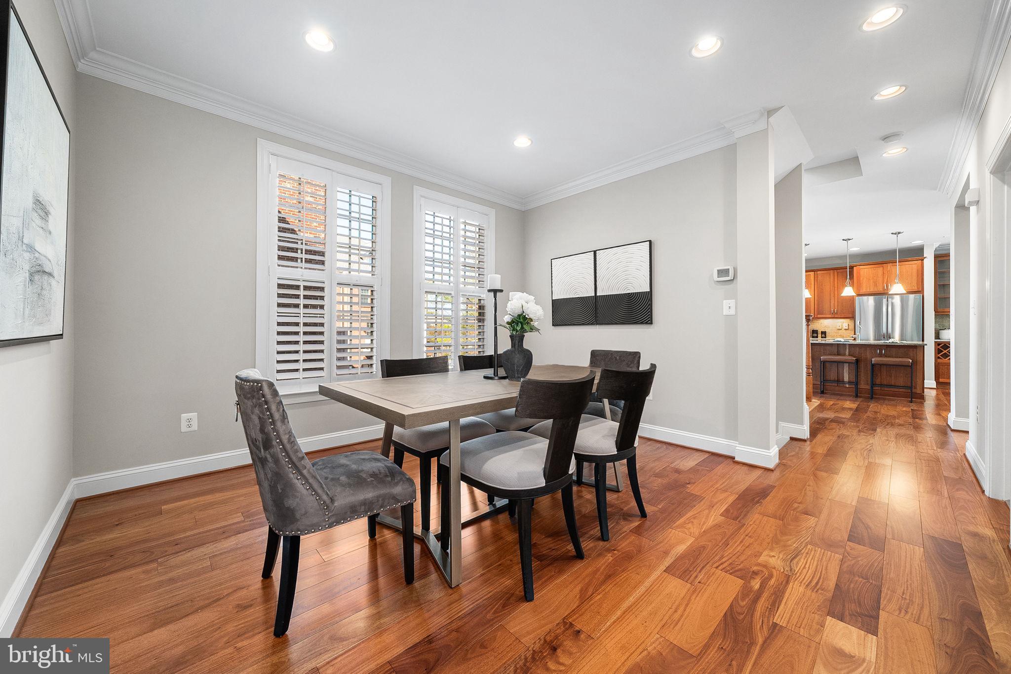 MADISON MEWS - Residential