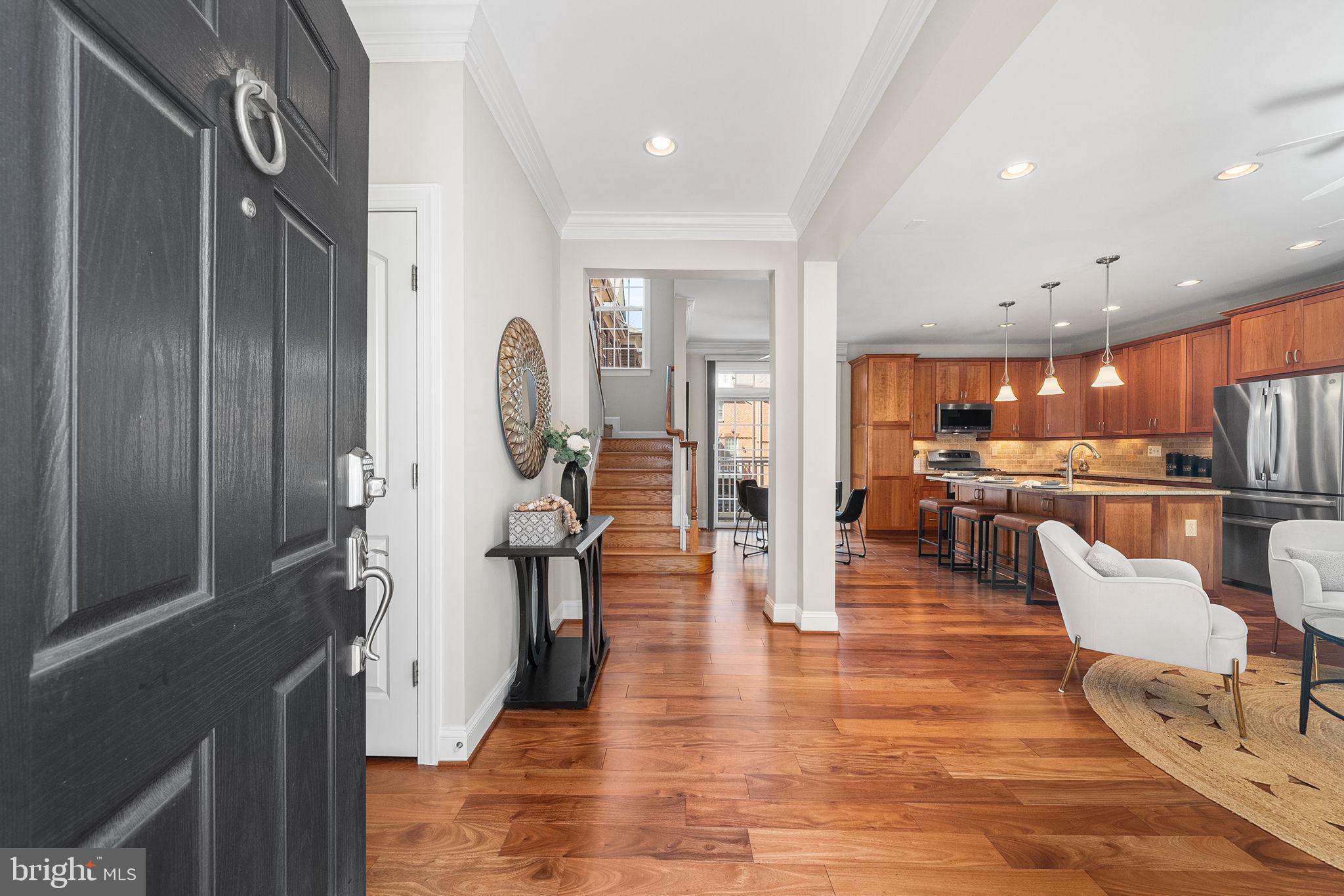 MADISON MEWS - Residential