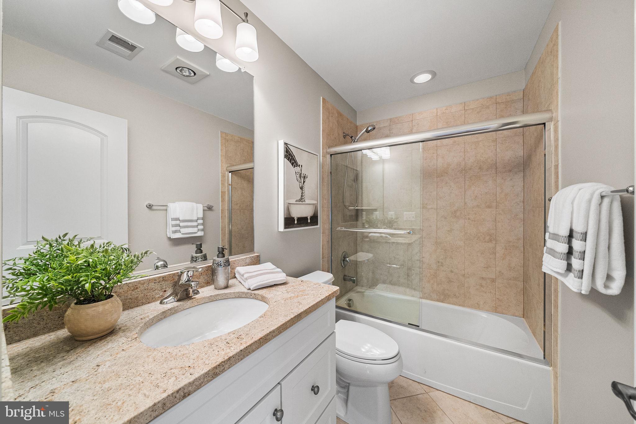 MADISON MEWS - Residential