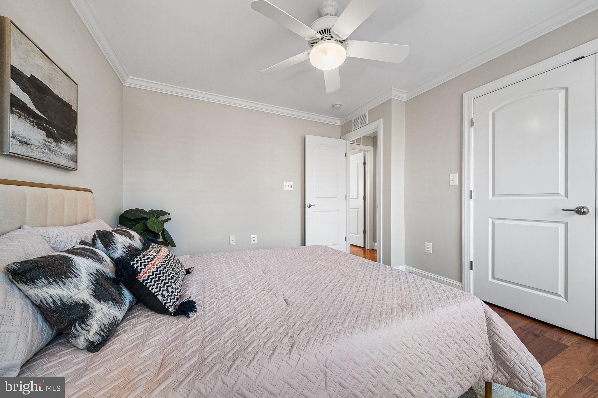 MADISON MEWS - Residential