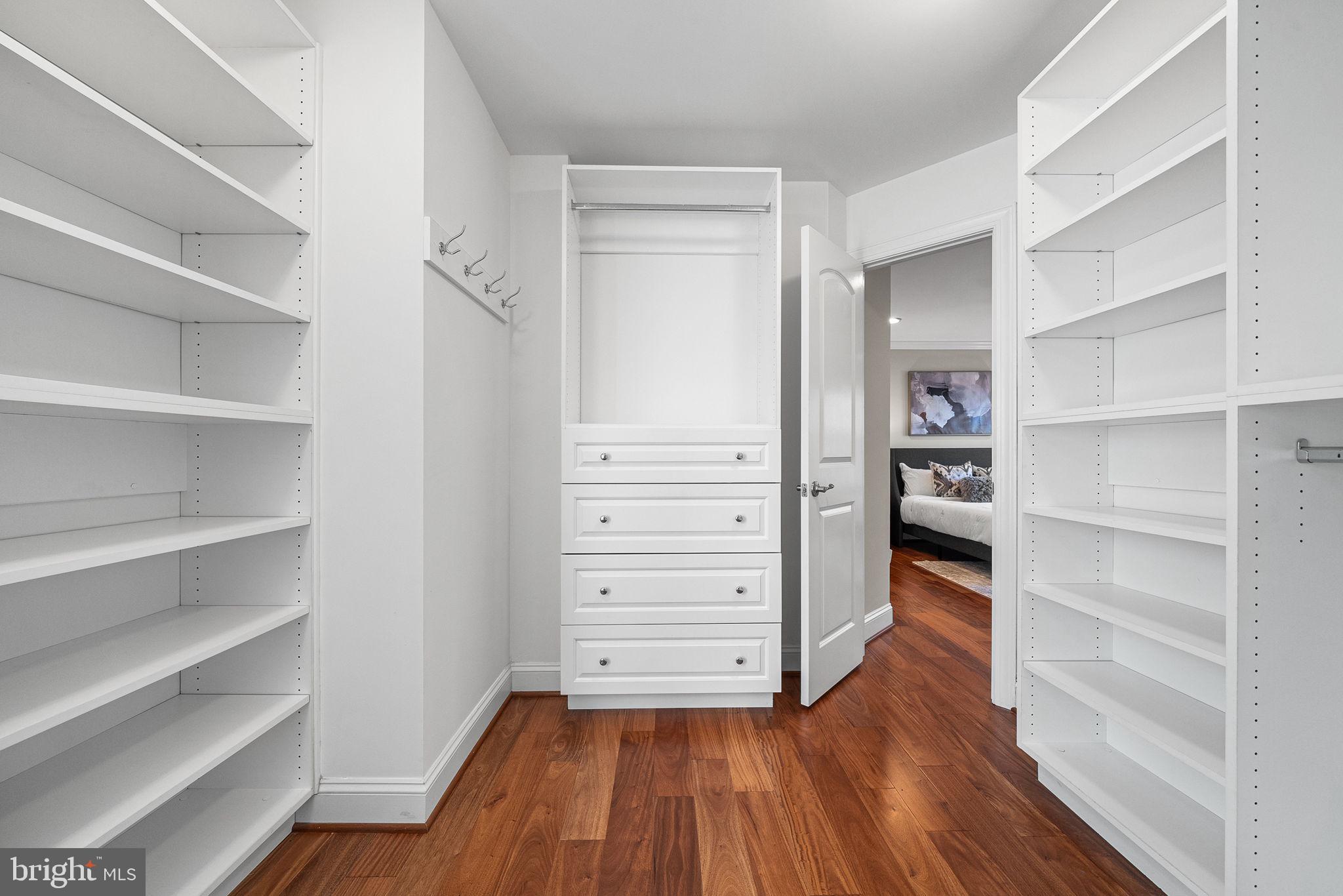 MADISON MEWS - Residential