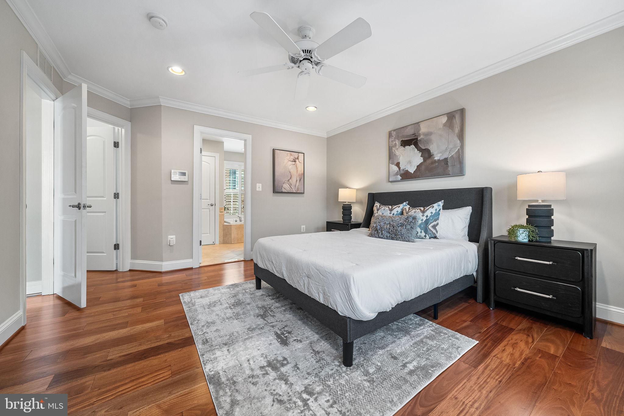 MADISON MEWS - Residential