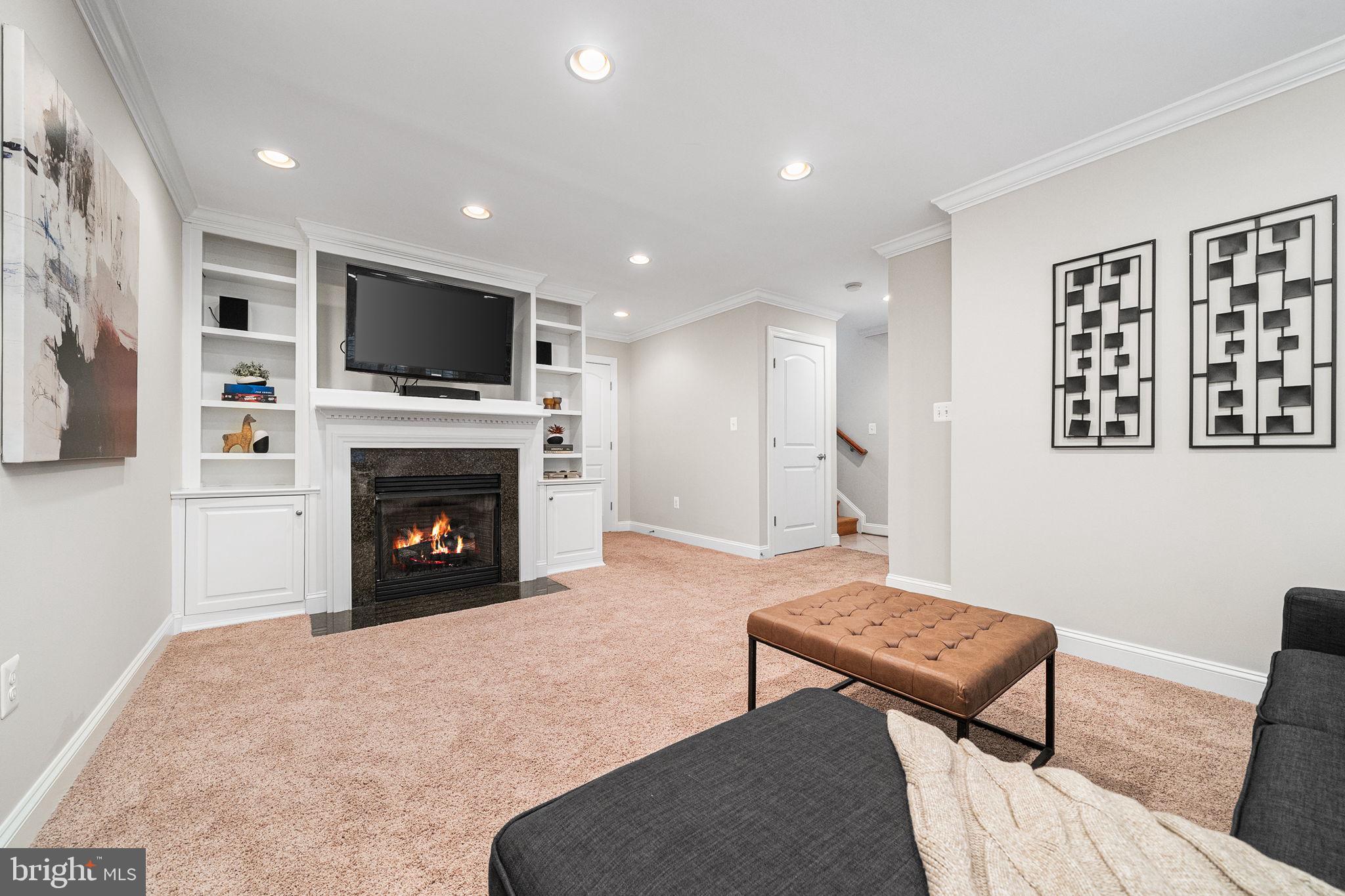 MADISON MEWS - Residential