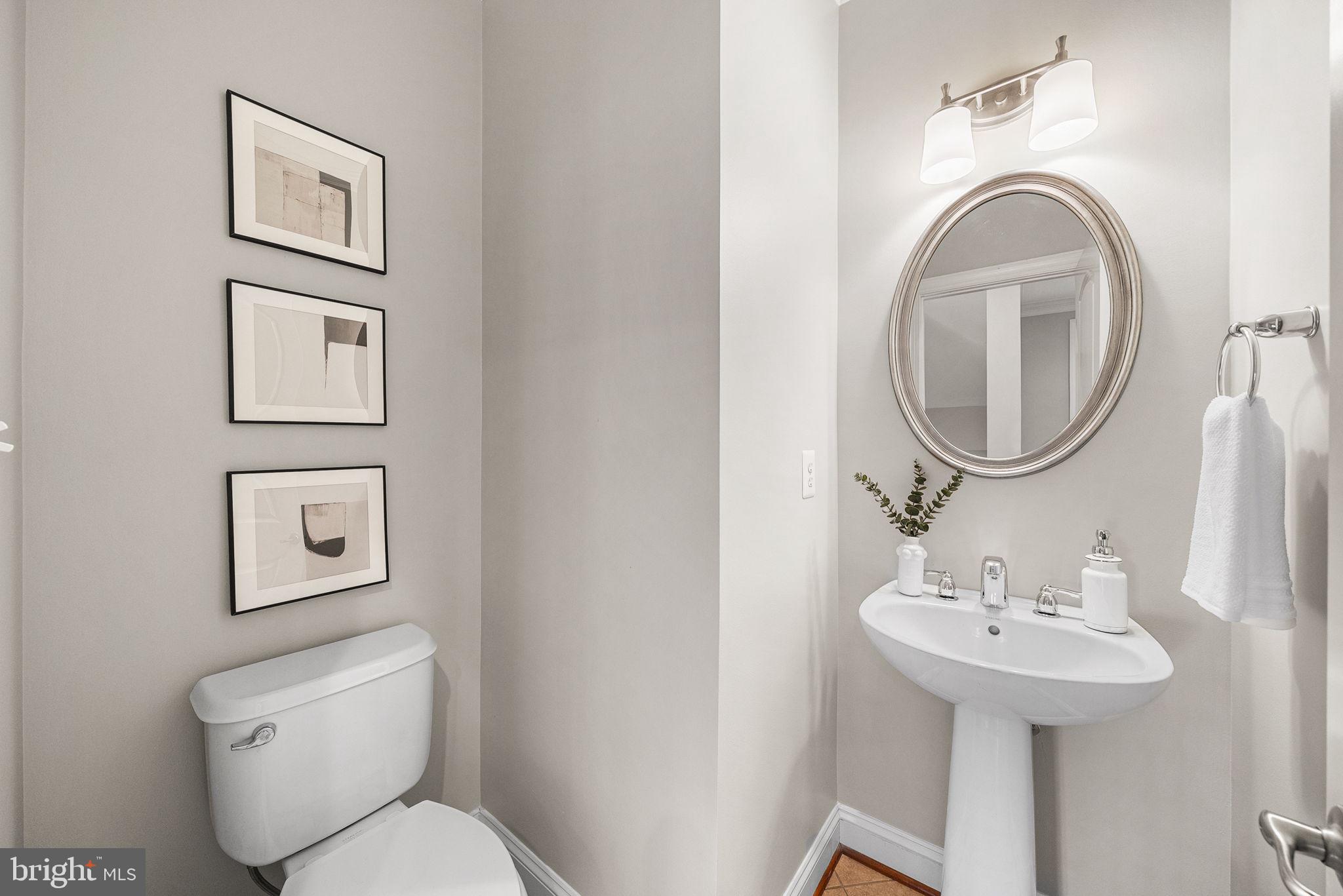 MADISON MEWS - Residential