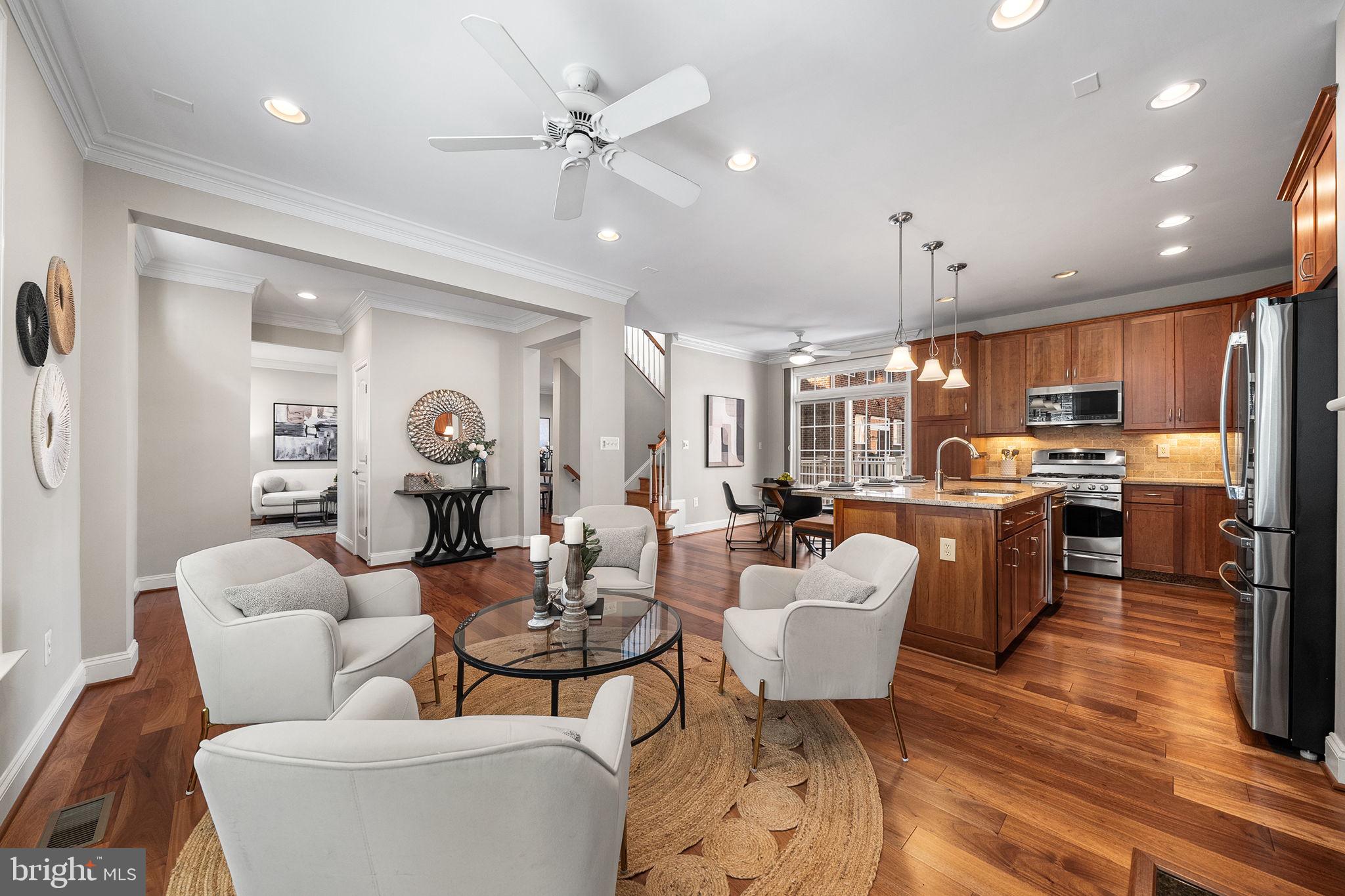 MADISON MEWS - Residential