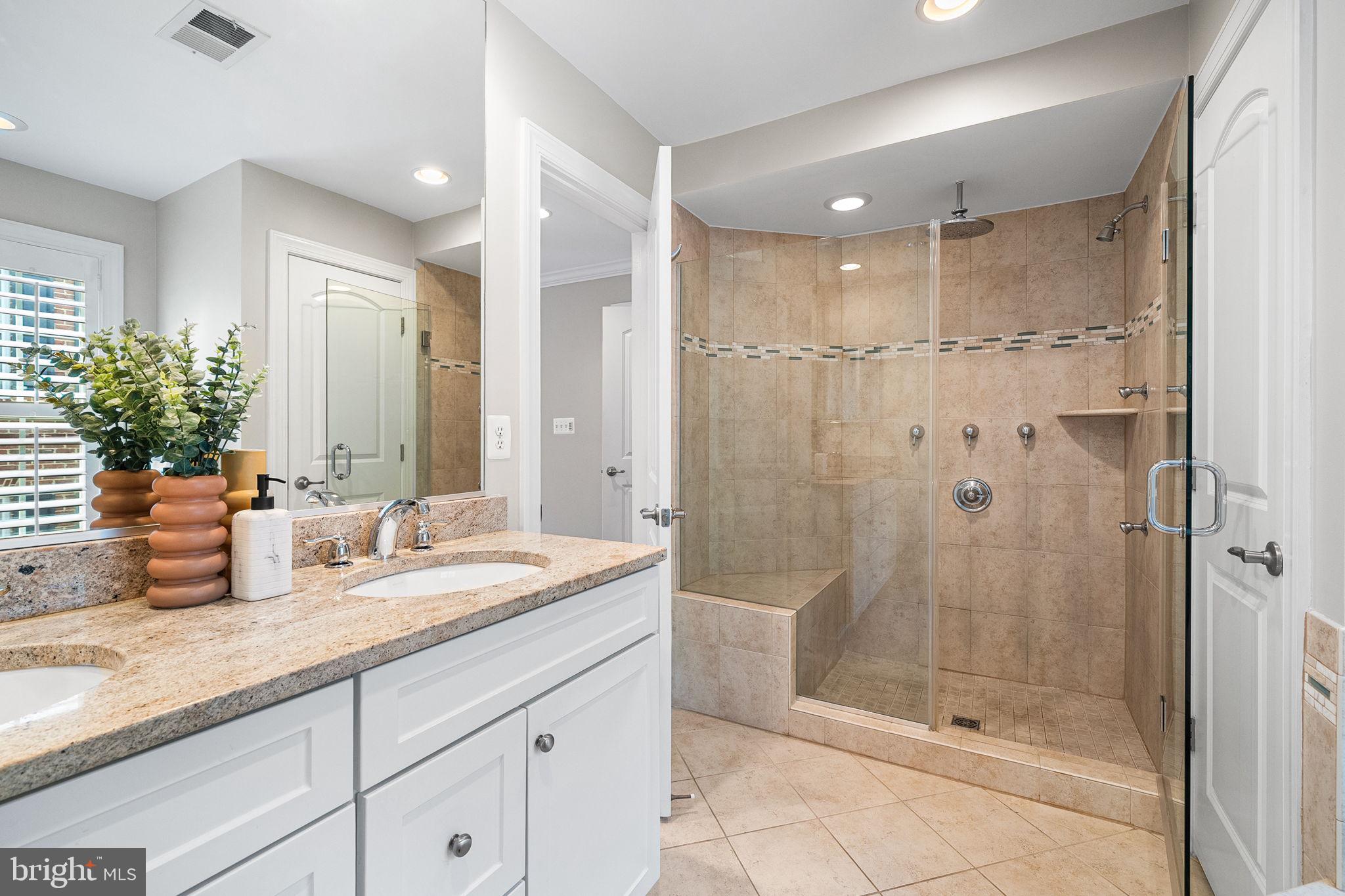 MADISON MEWS - Residential