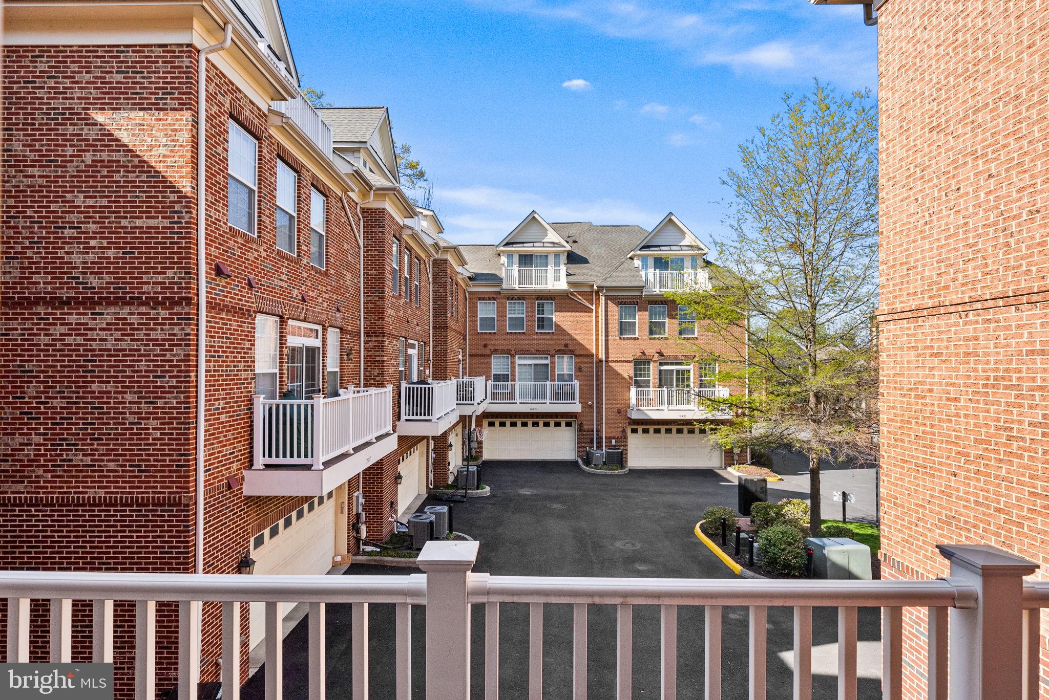 MADISON MEWS - Residential