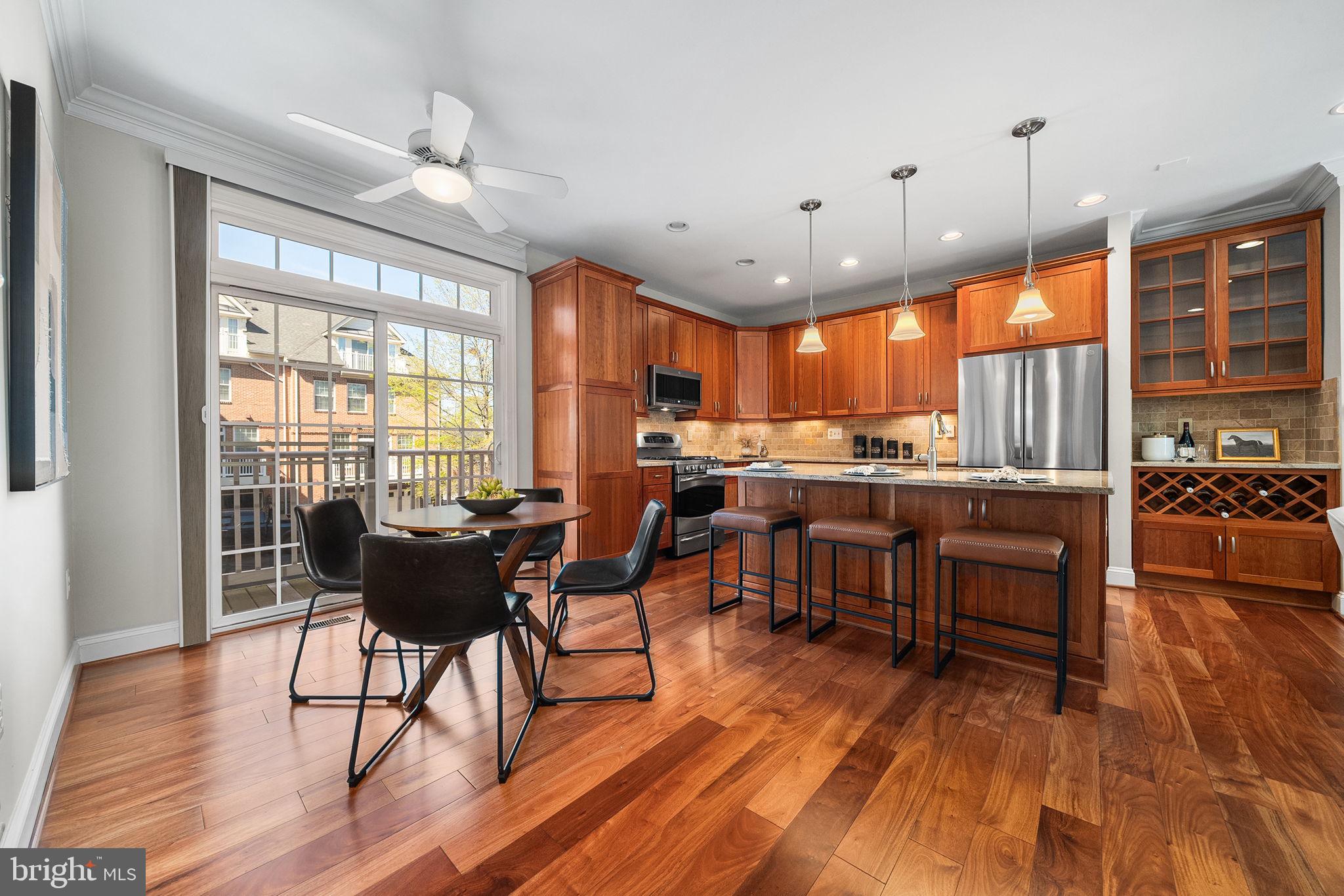 MADISON MEWS - Residential