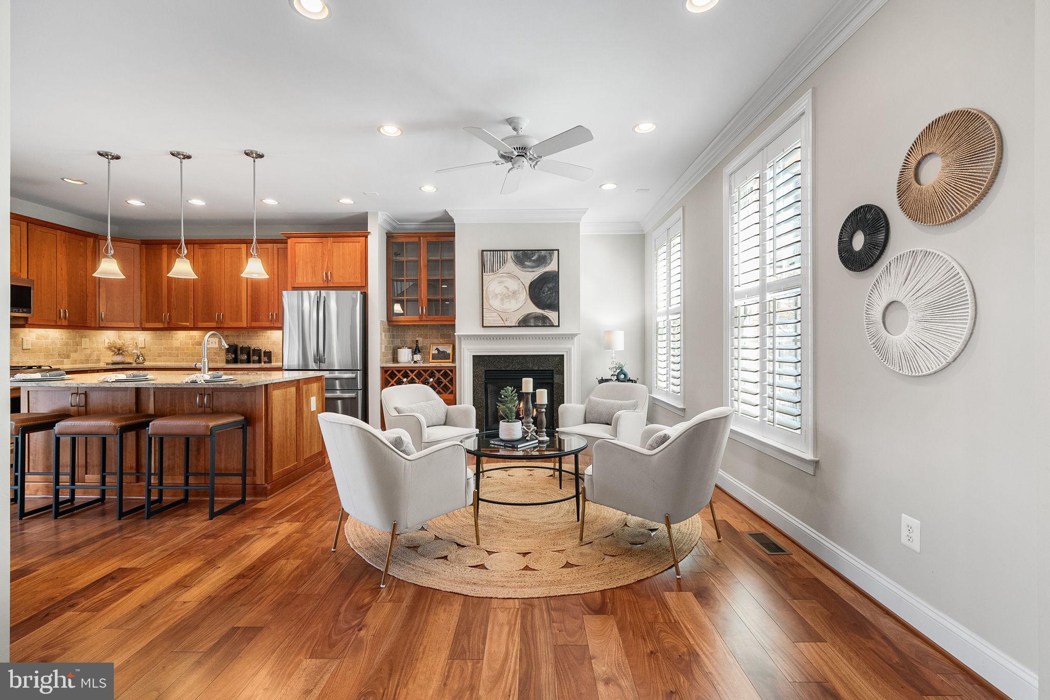 MADISON MEWS - Residential