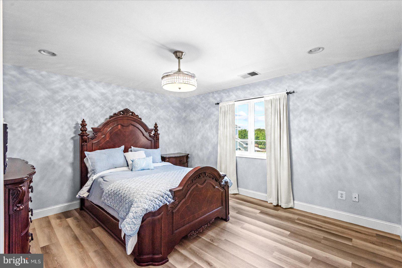 SOUTH RIDING - Residential