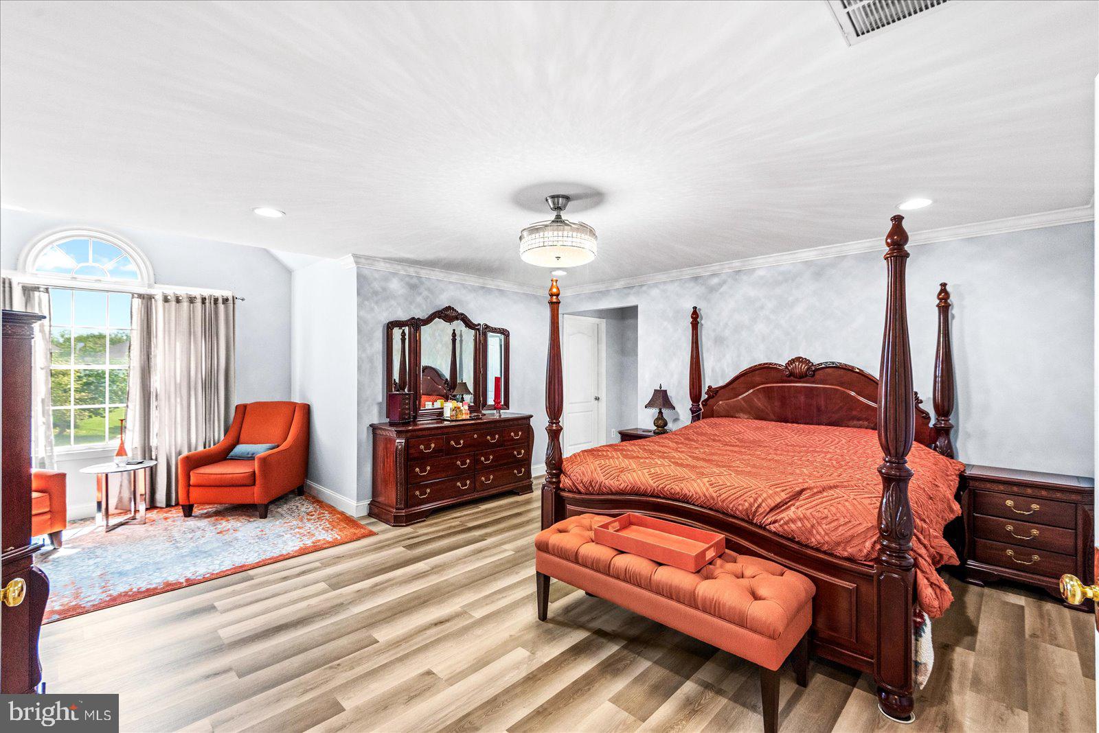 SOUTH RIDING - Residential