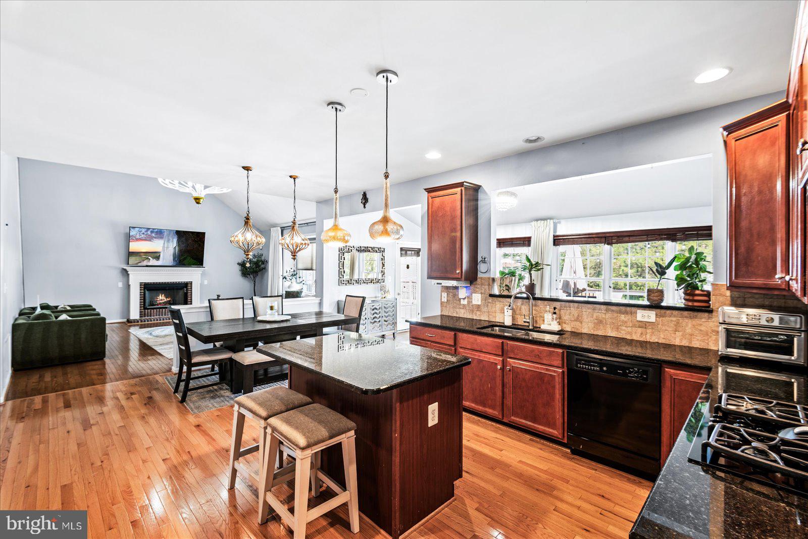 SOUTH RIDING - Residential