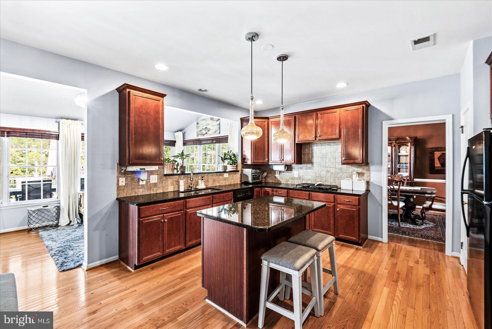 SOUTH RIDING - Residential
