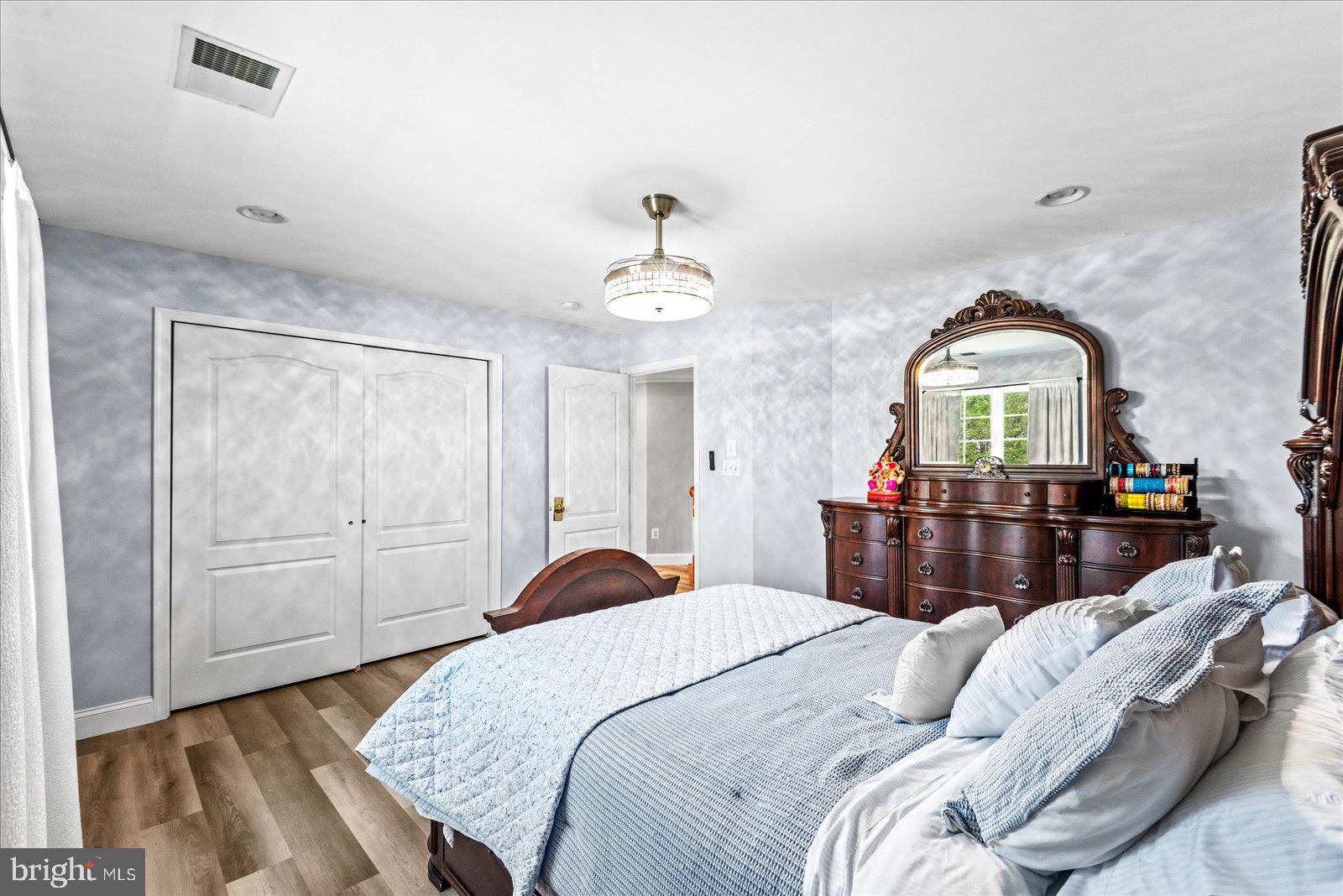 SOUTH RIDING - Residential