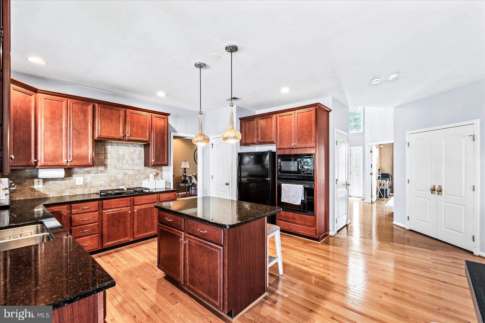SOUTH RIDING - Residential
