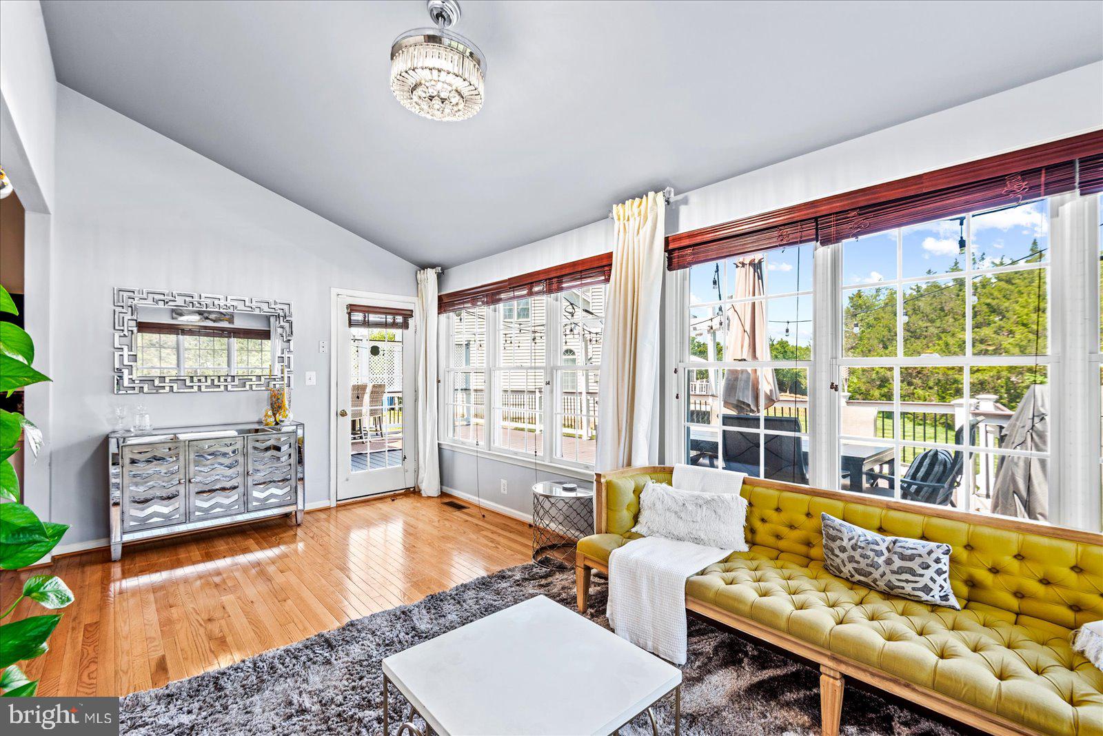 SOUTH RIDING - Residential