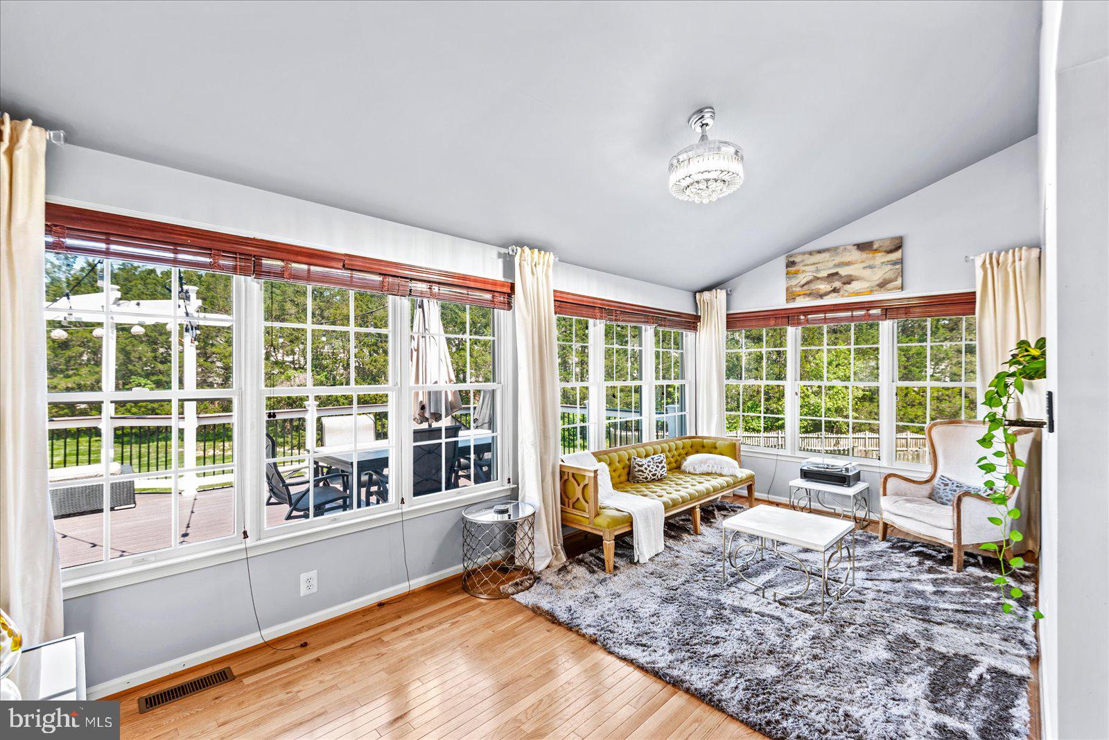 SOUTH RIDING - Residential