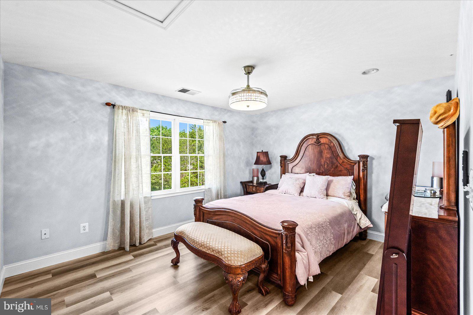 SOUTH RIDING - Residential