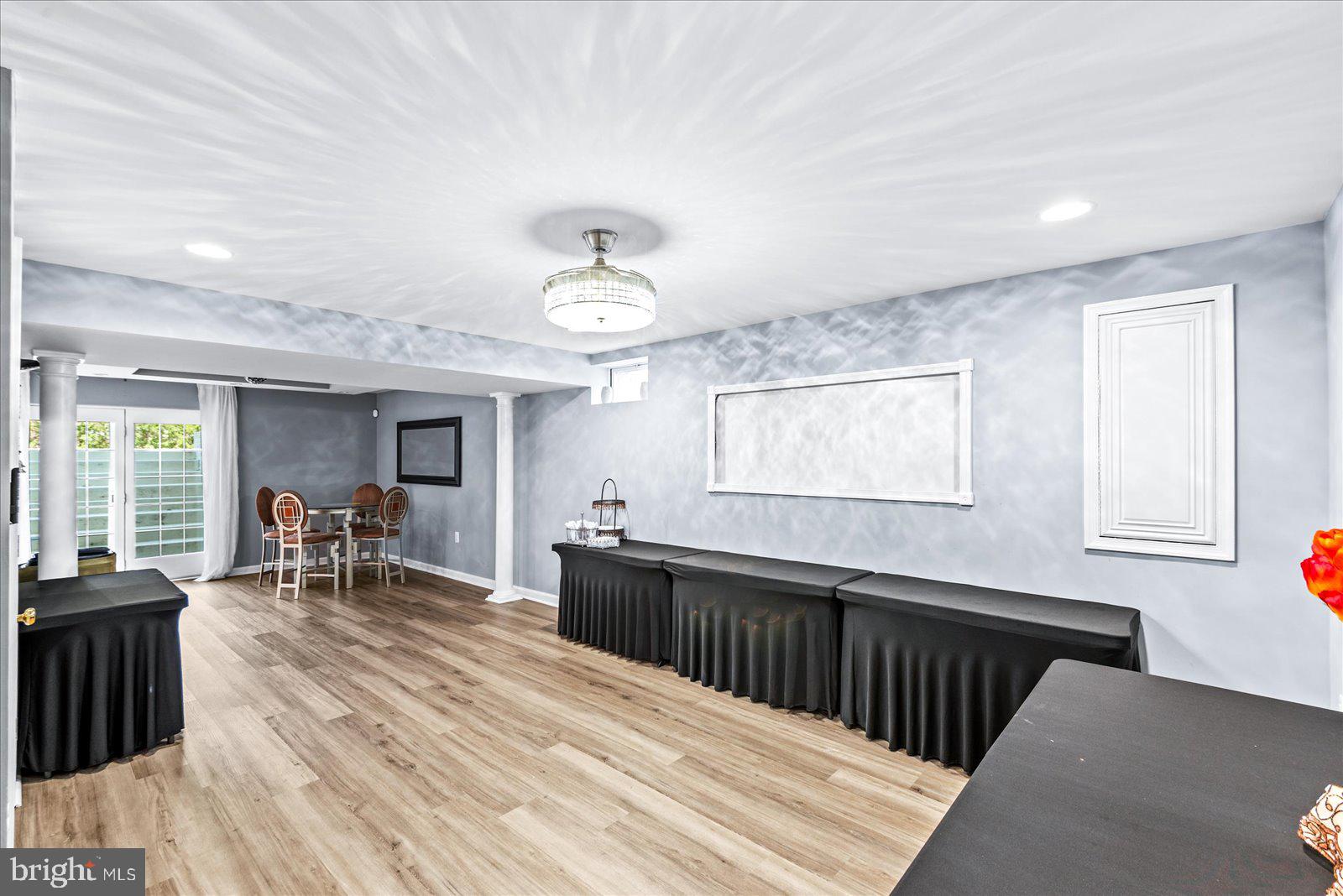 SOUTH RIDING - Residential
