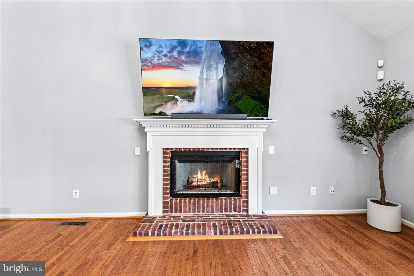 SOUTH RIDING - Residential