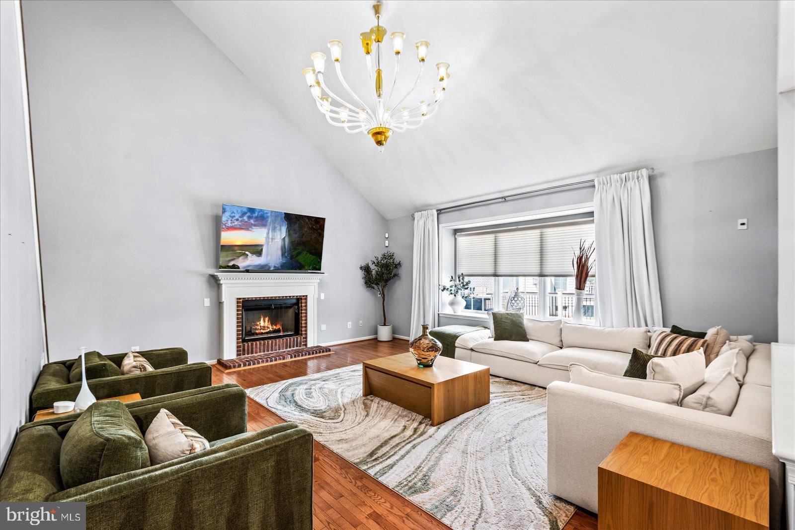 SOUTH RIDING - Residential