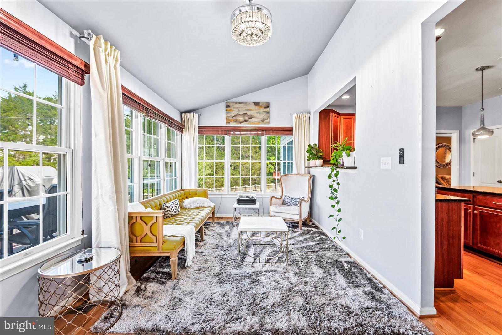SOUTH RIDING - Residential