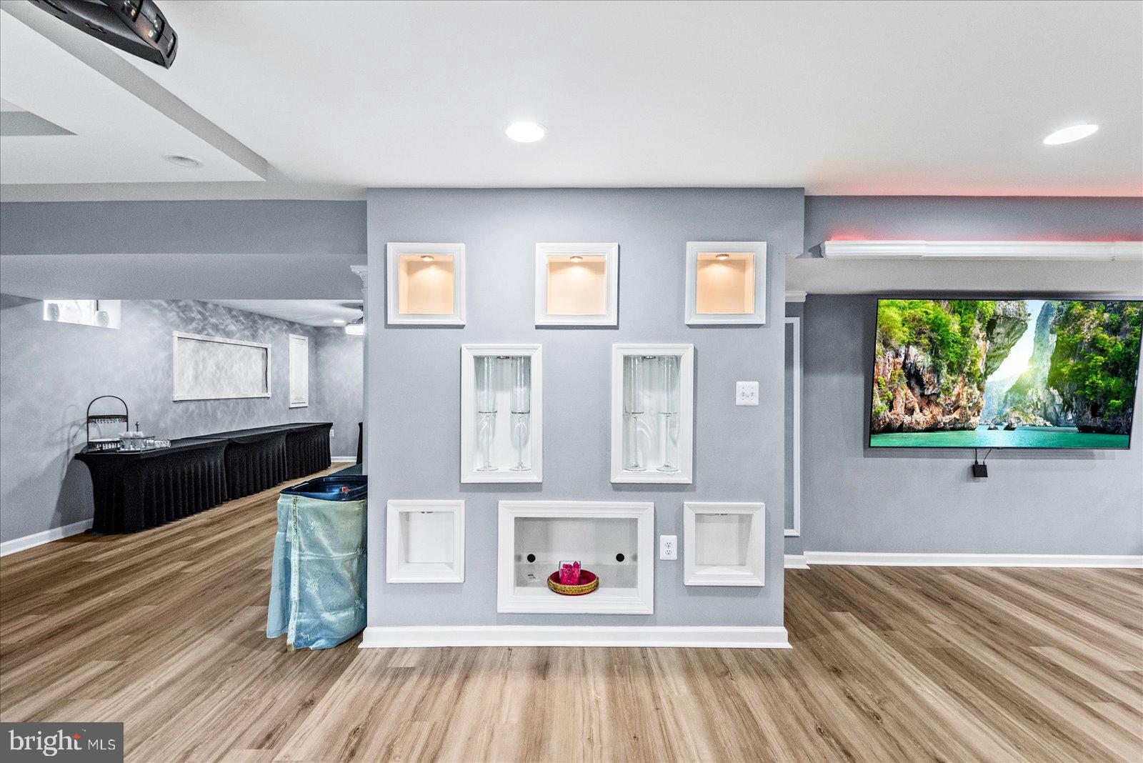 SOUTH RIDING - Residential