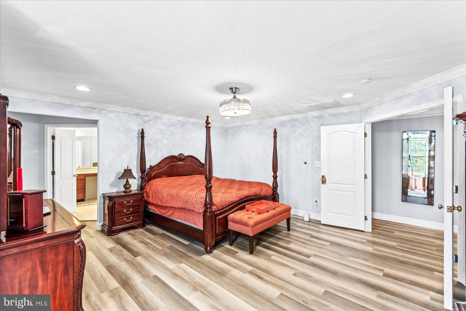SOUTH RIDING - Residential