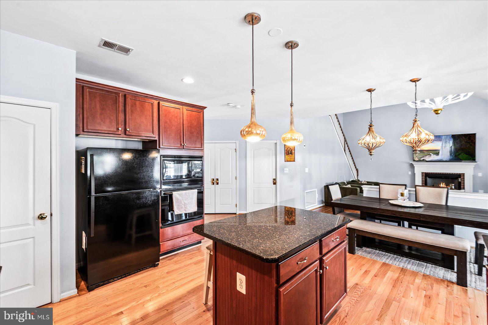 SOUTH RIDING - Residential