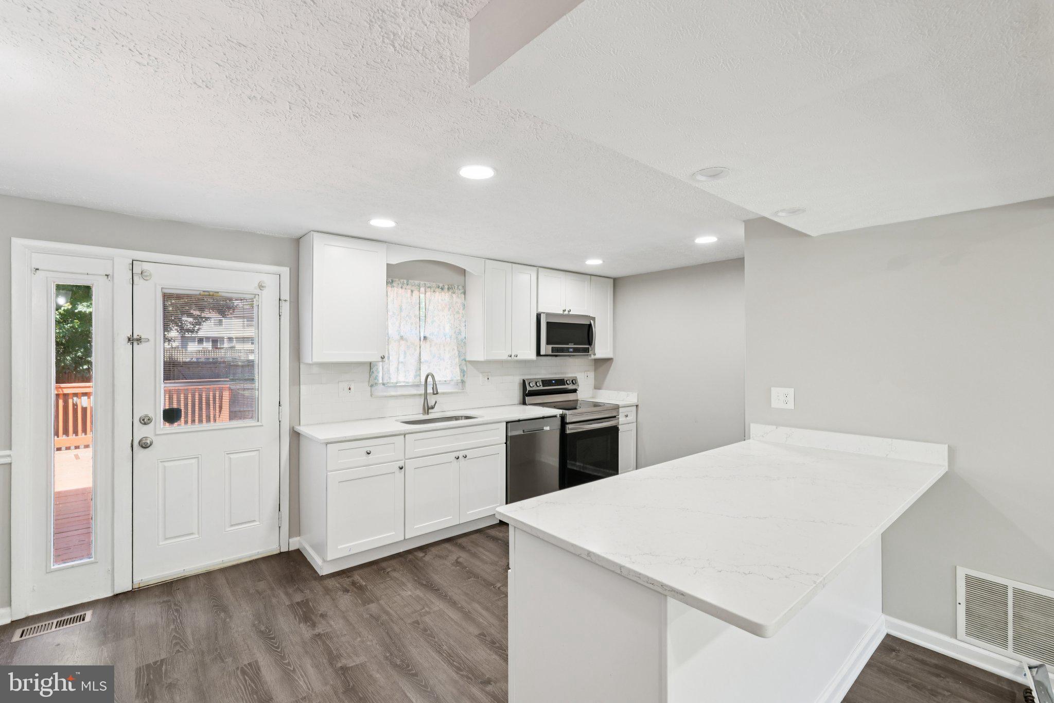 SETTLERS LANDING - Residential