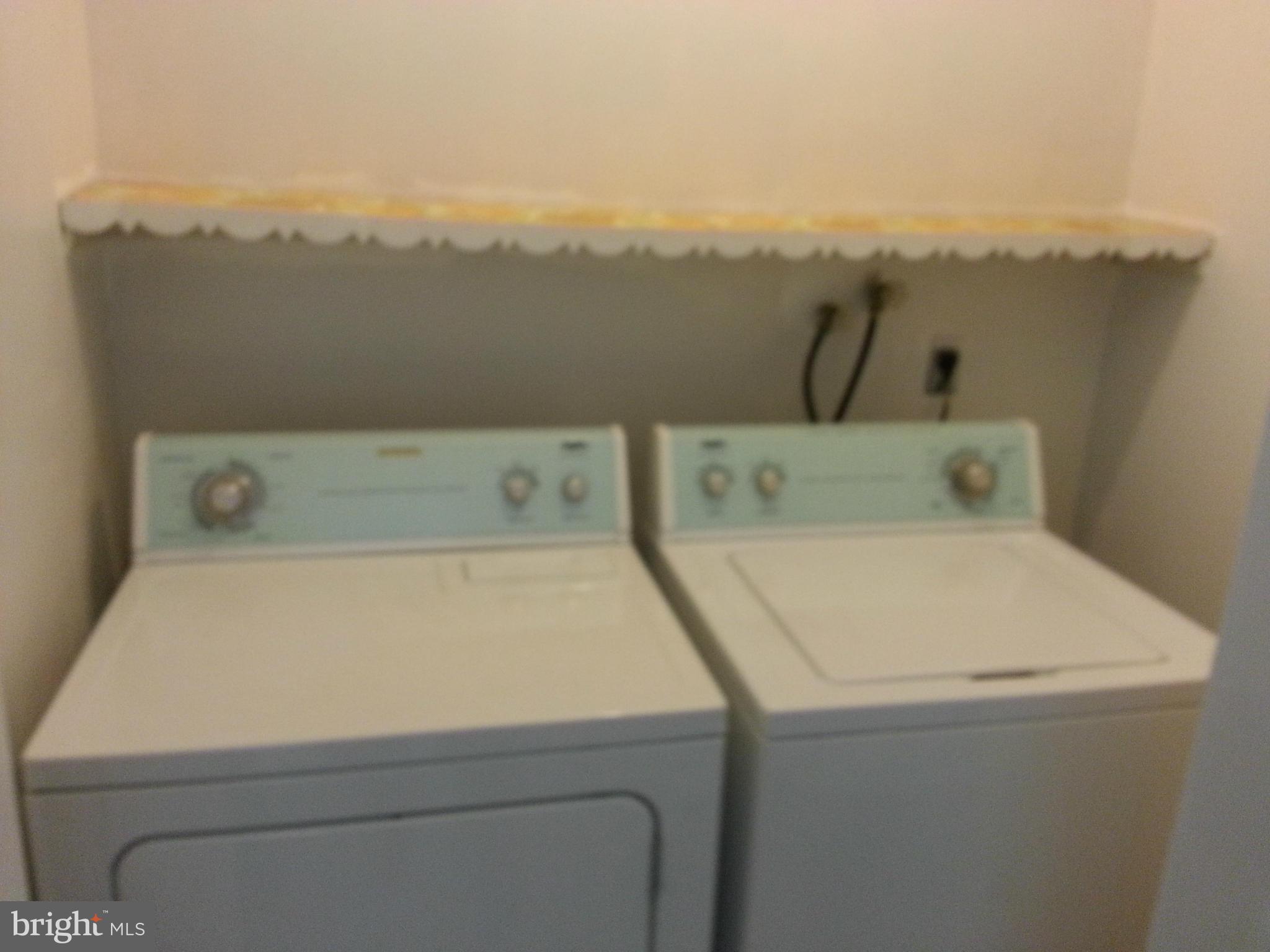 HERITAGE COURT - Residential Lease