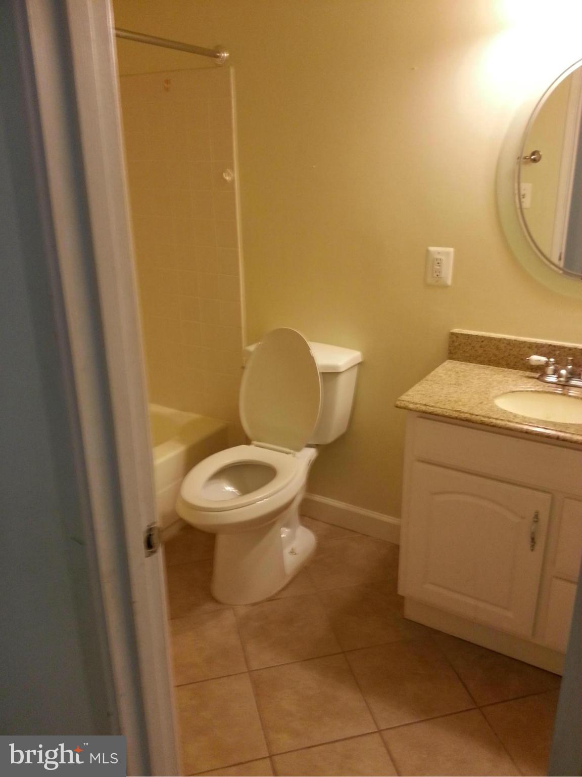 HERITAGE COURT - Residential Lease