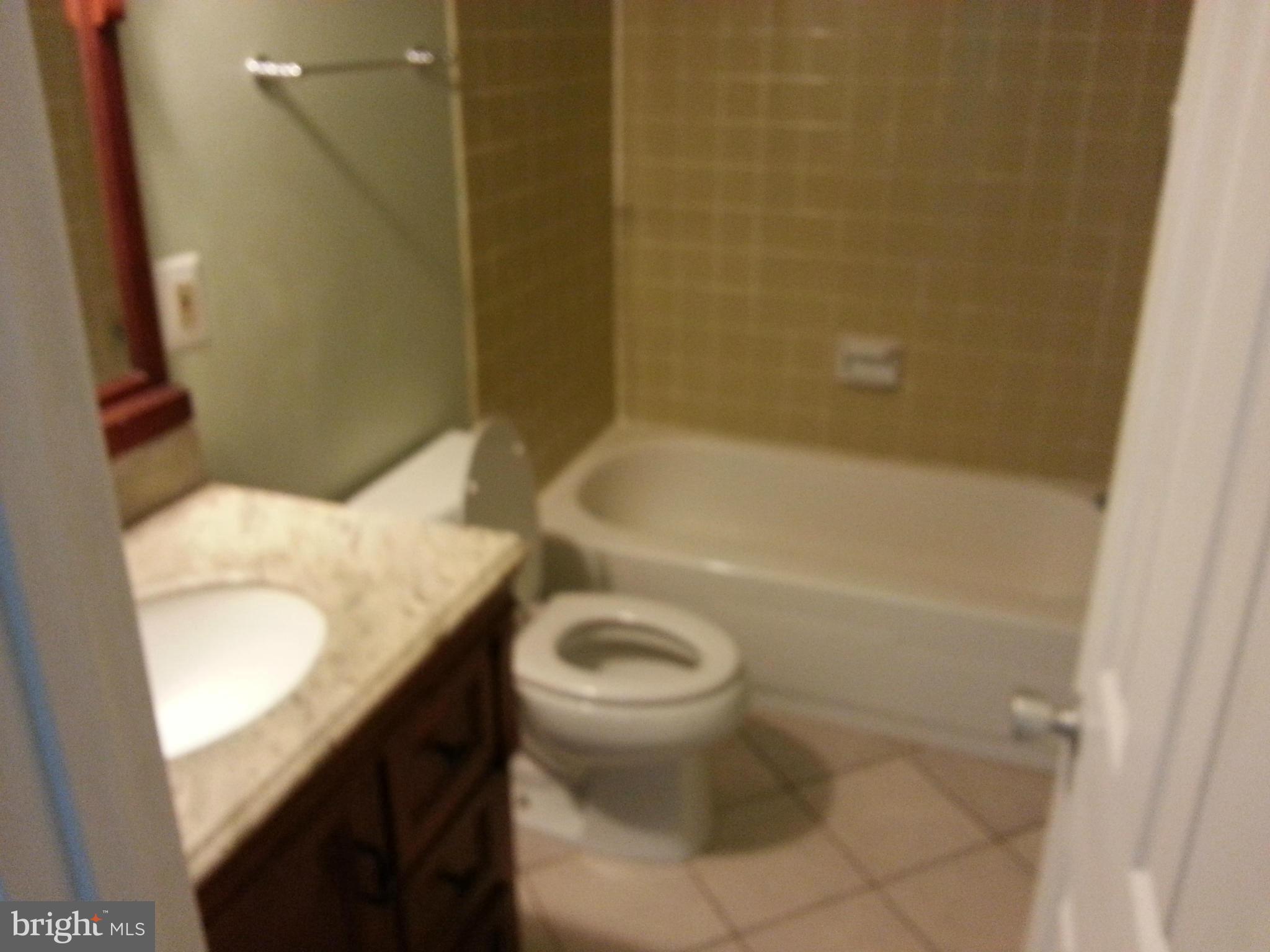 HERITAGE COURT - Residential Lease