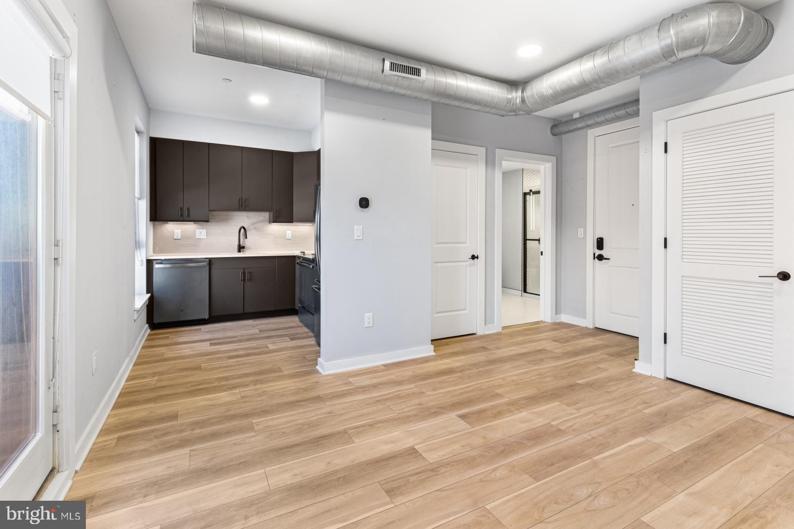 OLDE KENSINGTON - Residential Lease