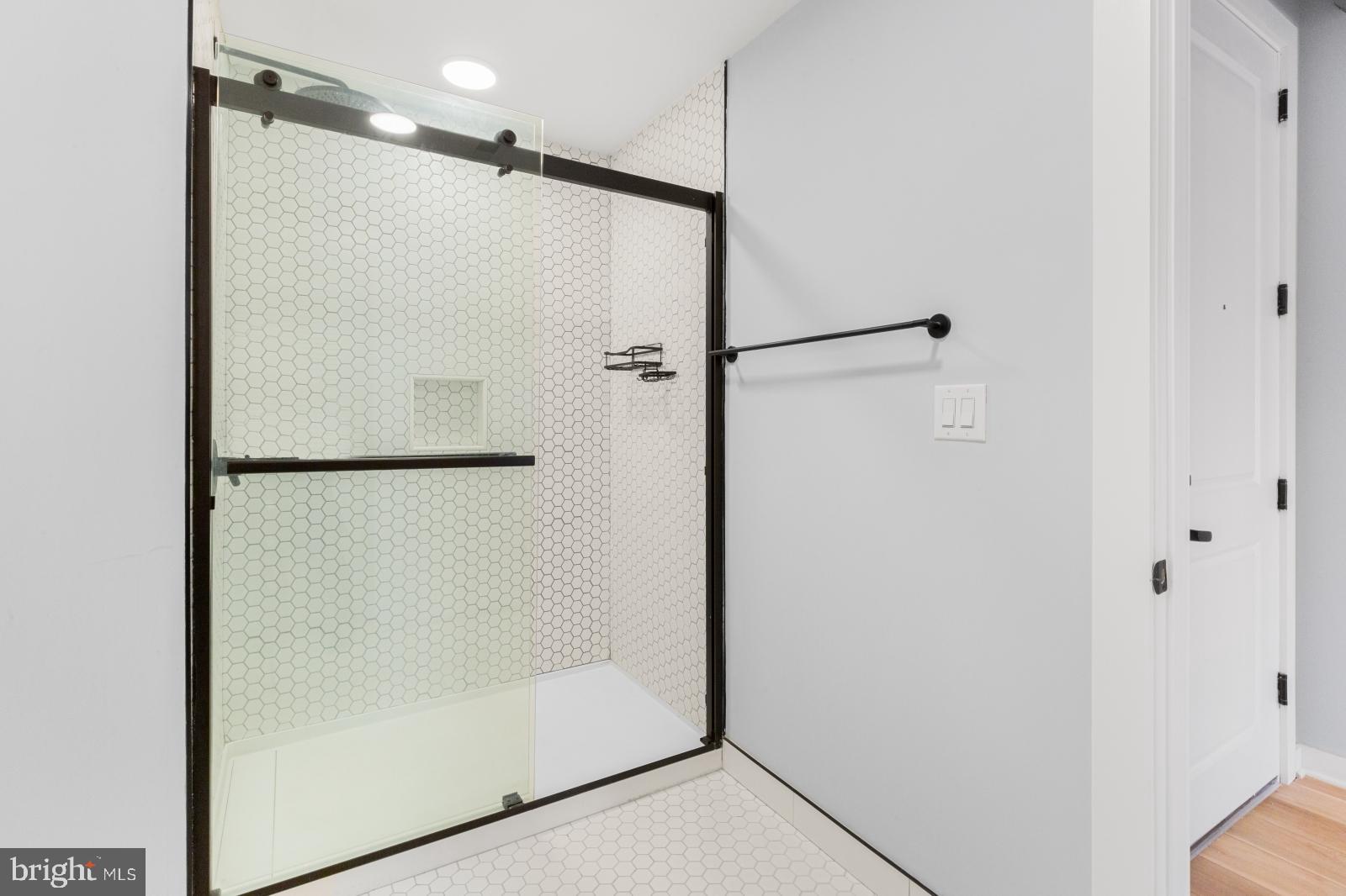 OLDE KENSINGTON - Residential Lease