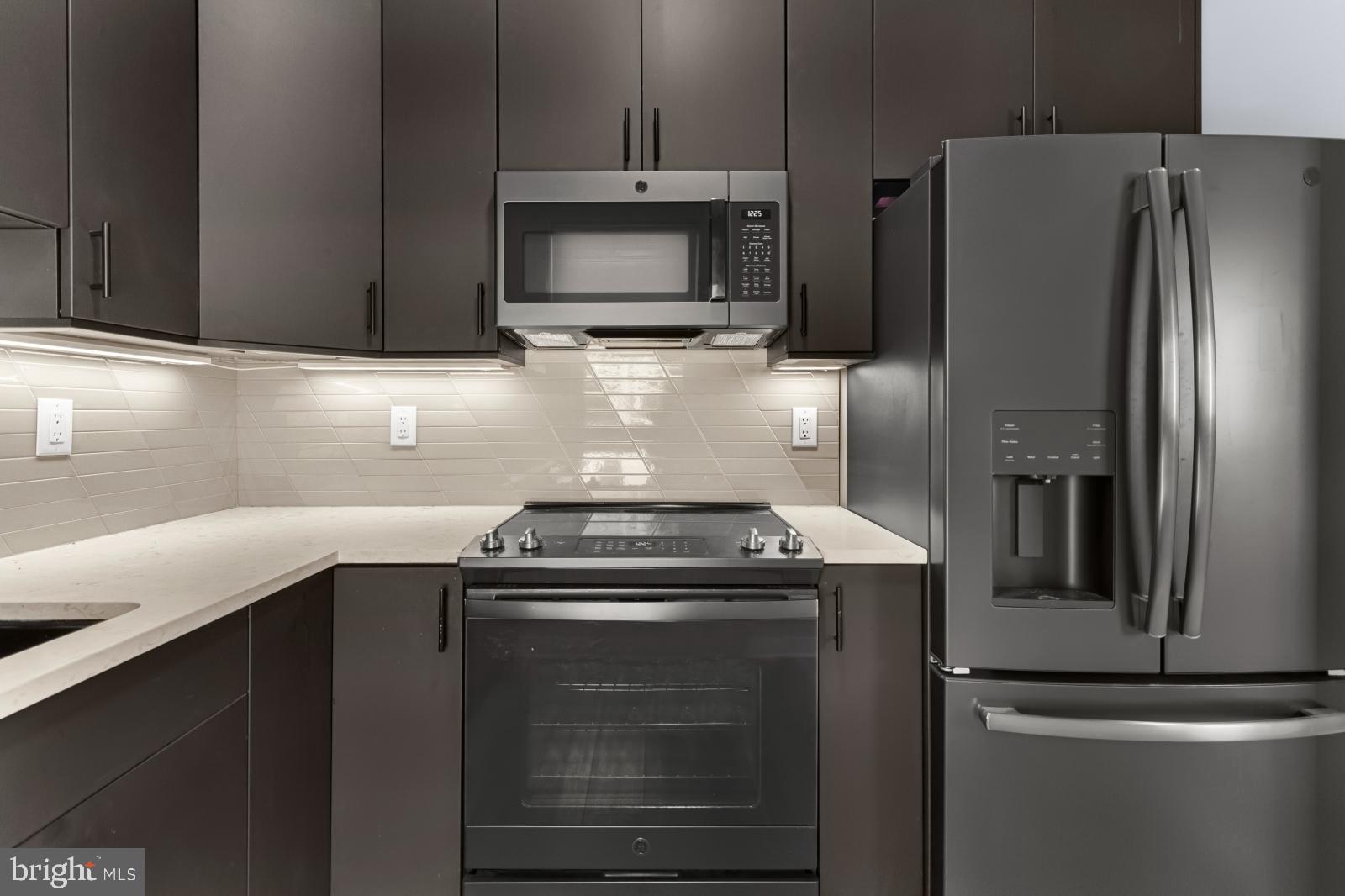 OLDE KENSINGTON - Residential Lease