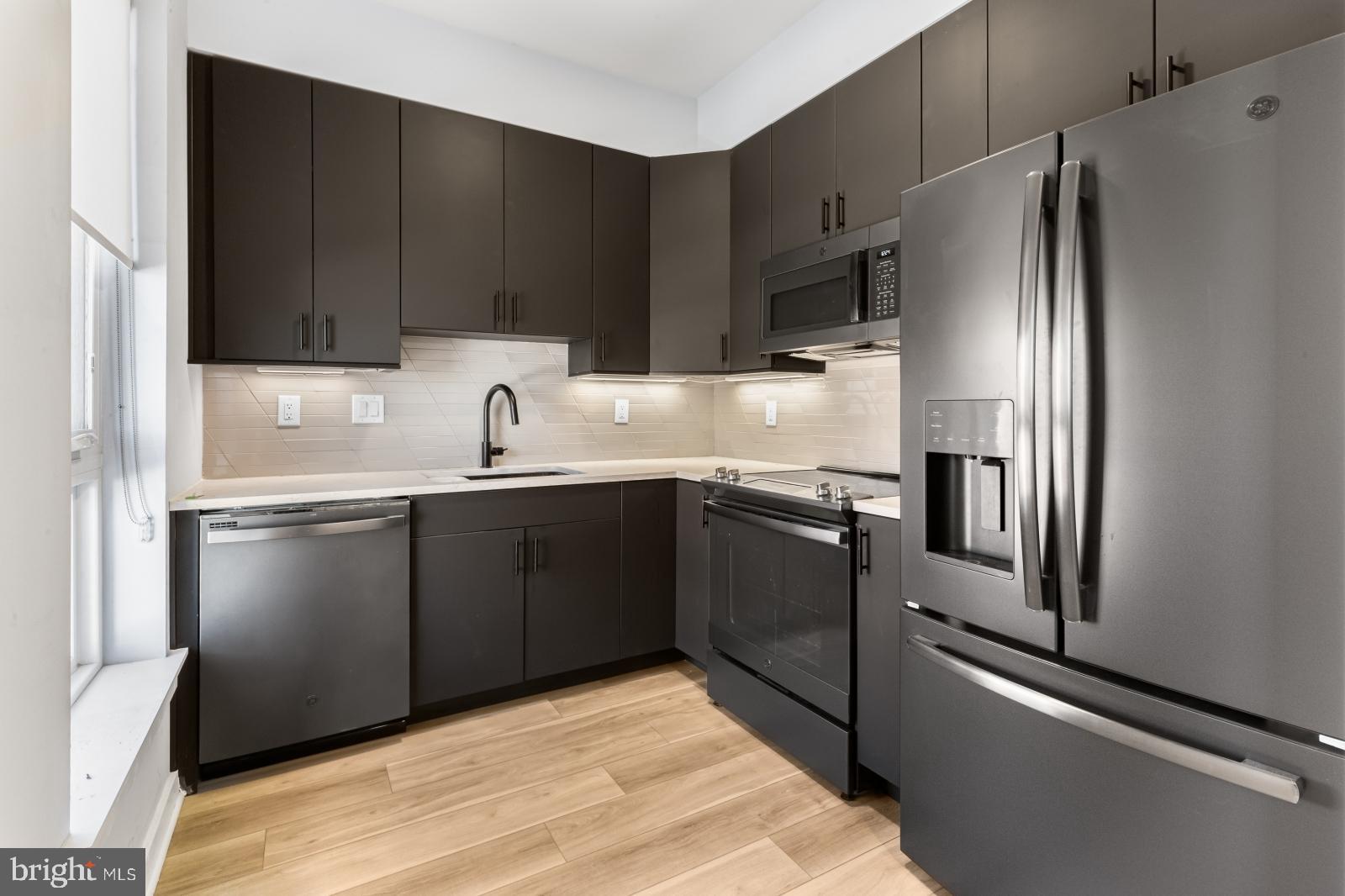 OLDE KENSINGTON - Residential Lease