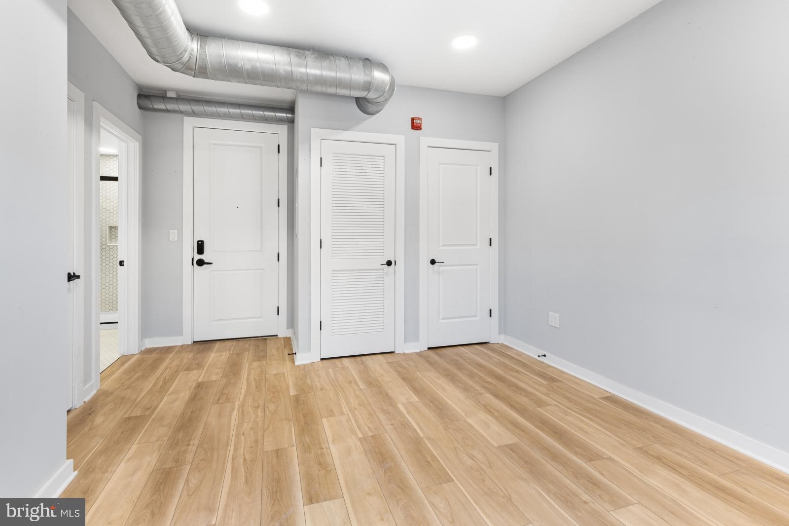 OLDE KENSINGTON - Residential Lease