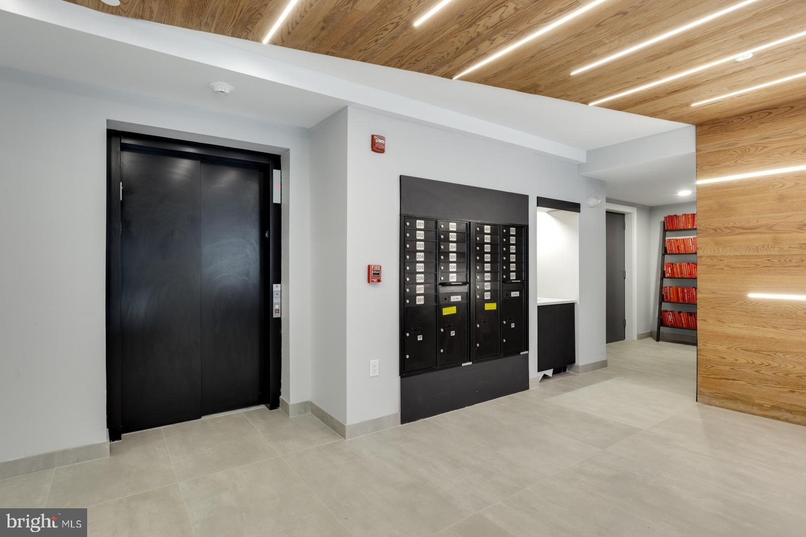 OLDE KENSINGTON - Residential Lease