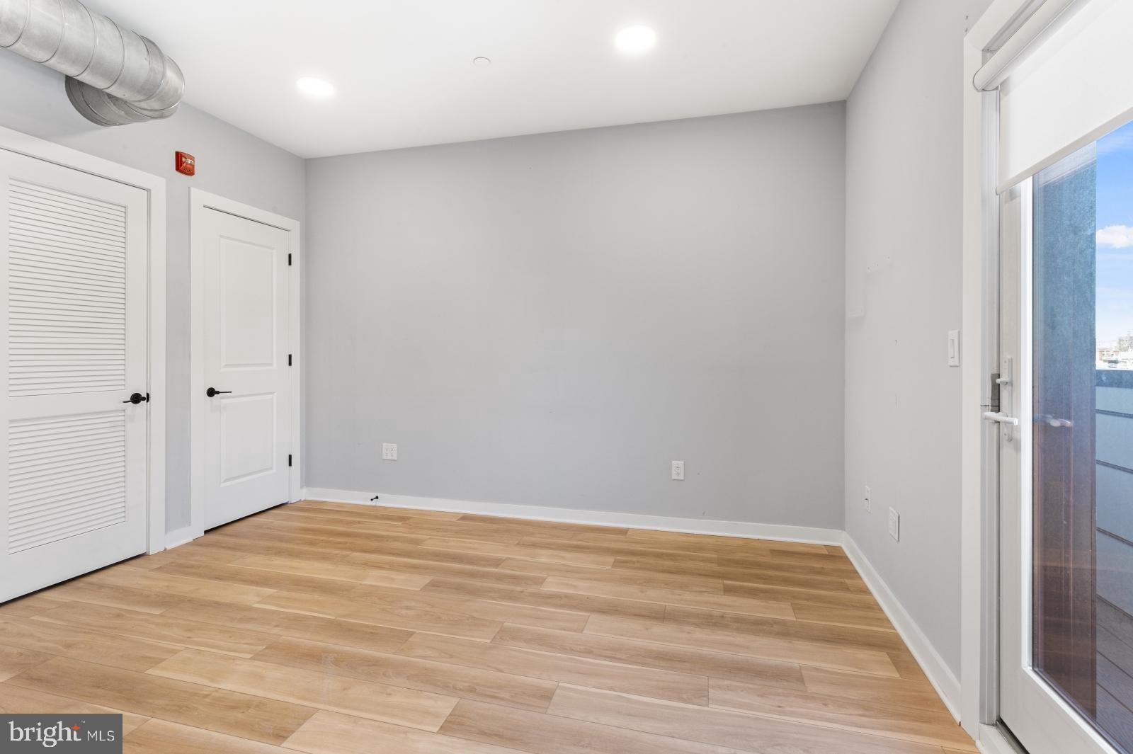 OLDE KENSINGTON - Residential Lease