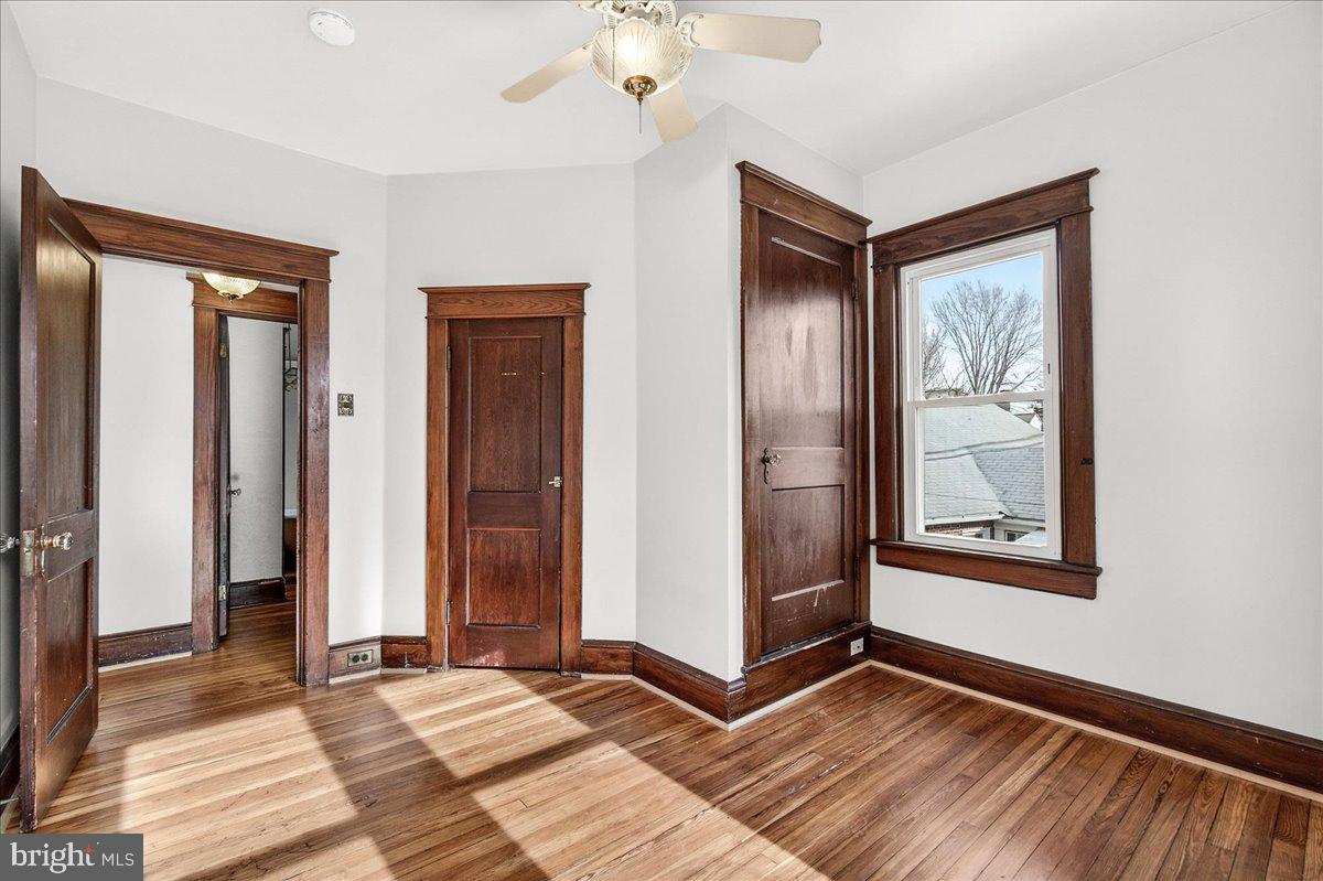 HALFWAY - Residential