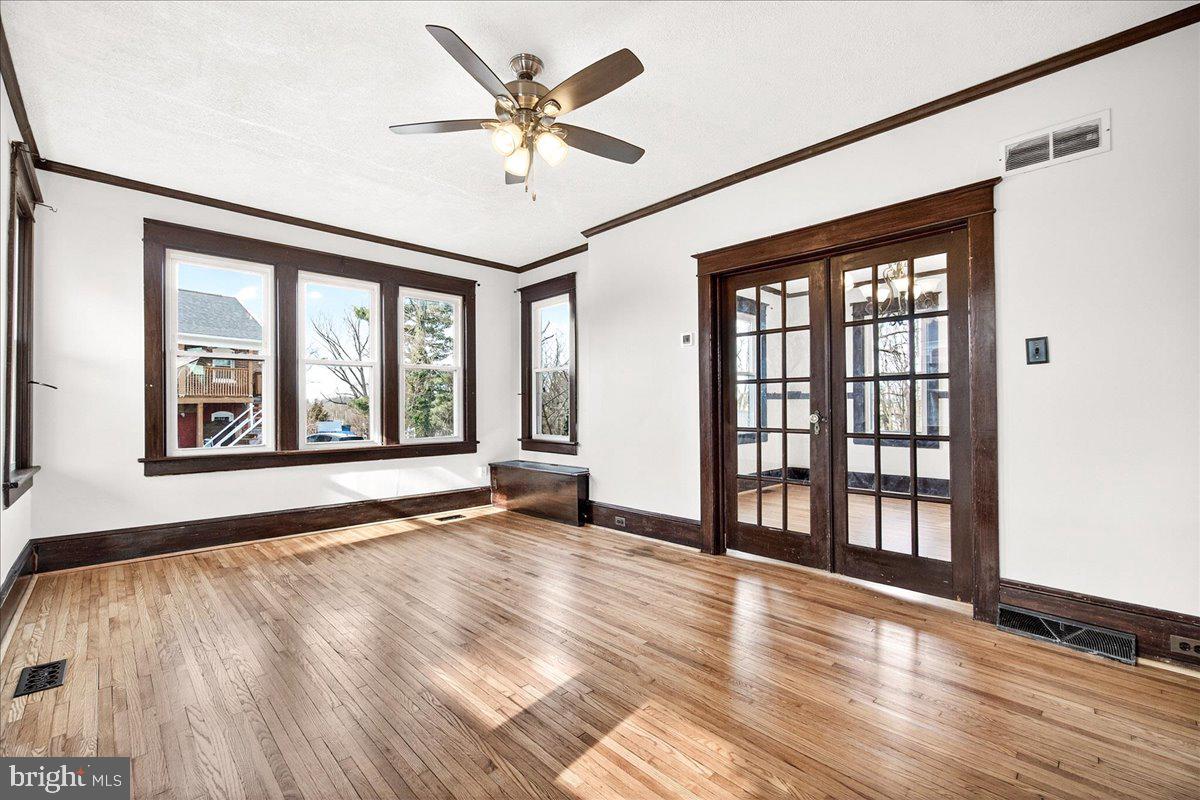 HALFWAY - Residential