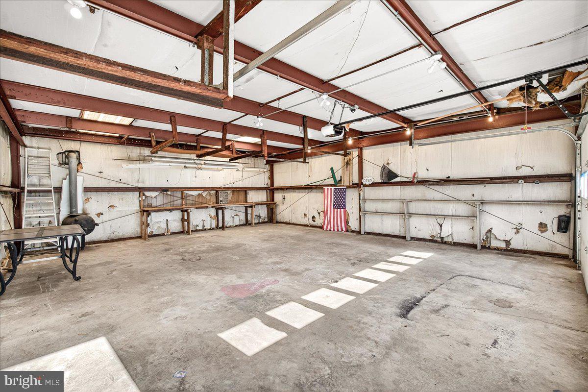 HALFWAY - Residential