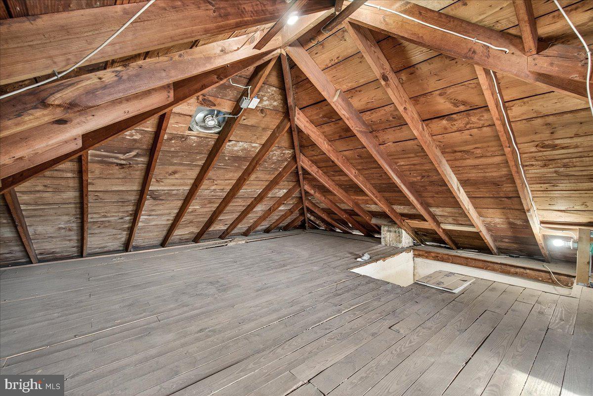 HALFWAY - Residential