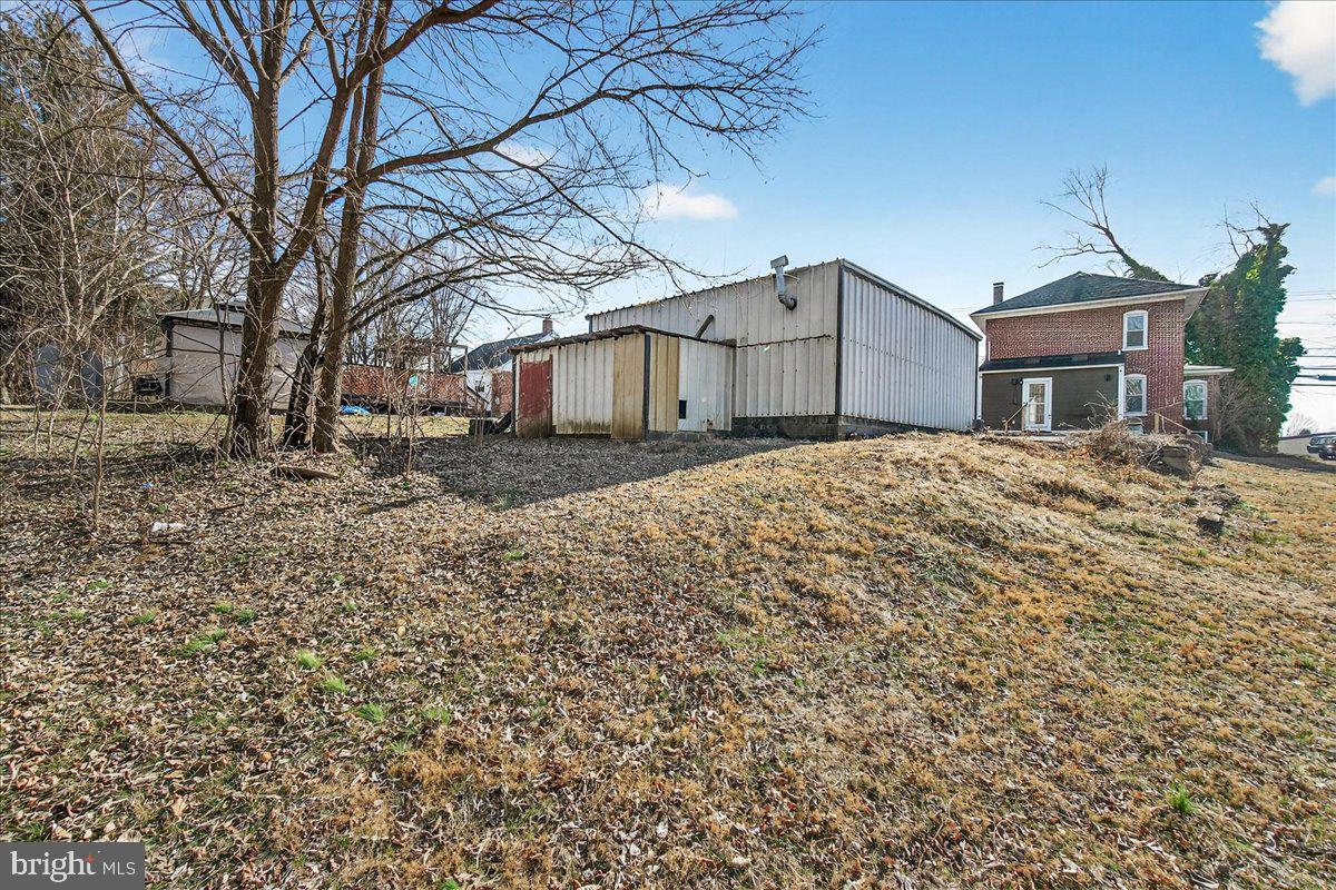 HALFWAY - Residential