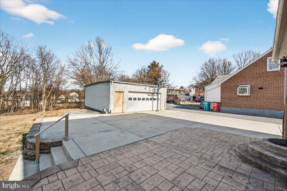 HALFWAY - Residential