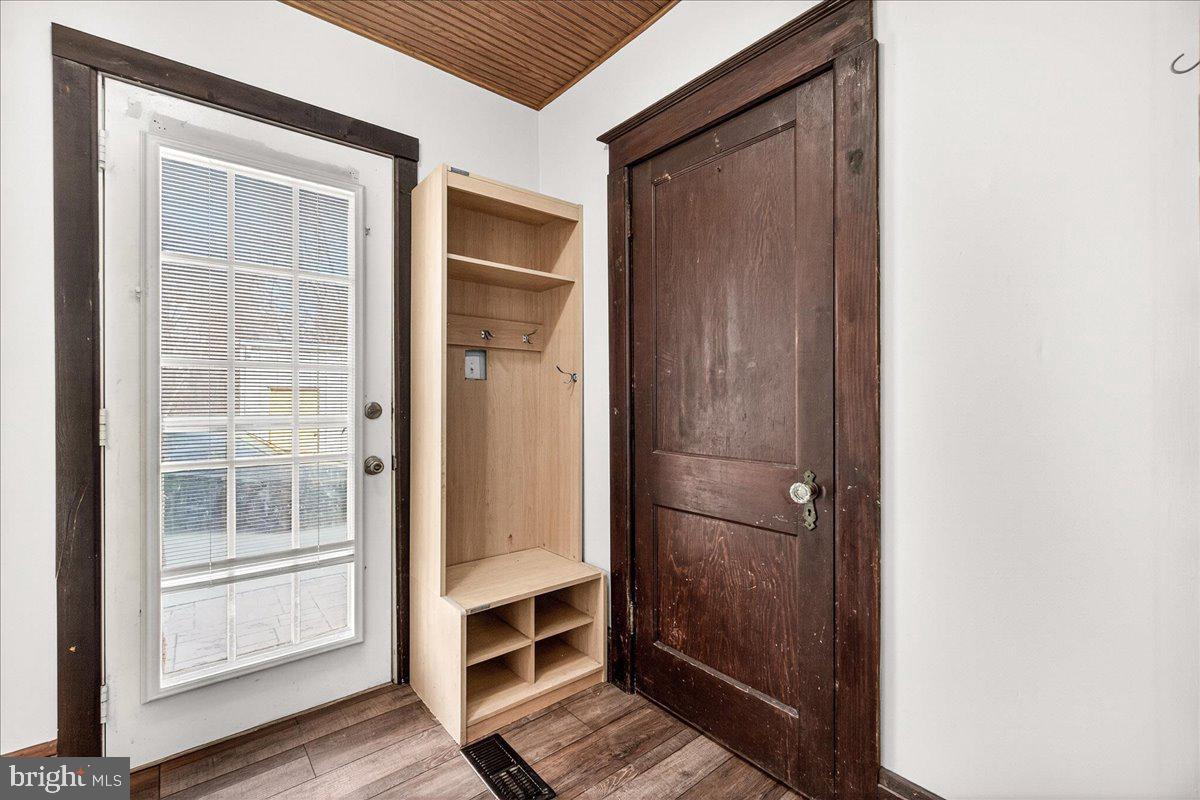 HALFWAY - Residential