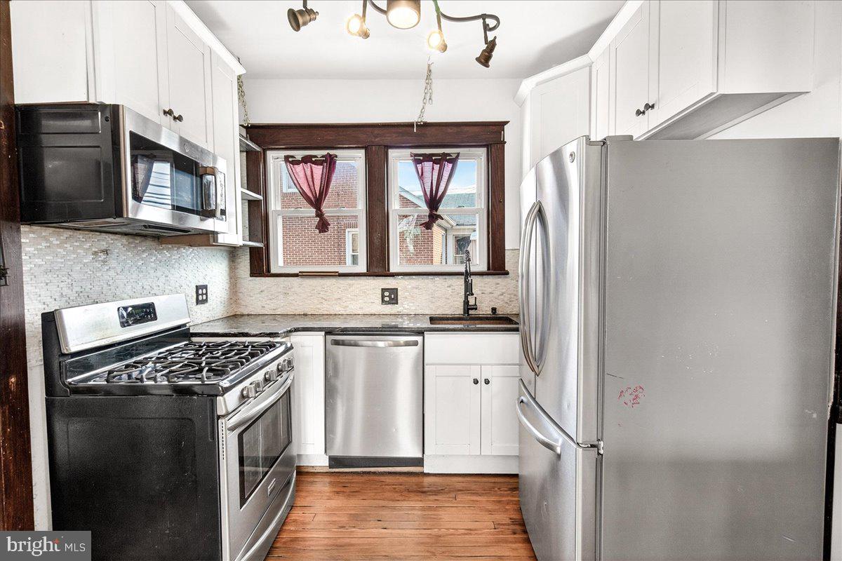 HALFWAY - Residential